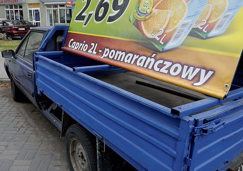 Za takie reklamy też trzeba będzie zapłacić. Zdjęcia wykonano w ubiegłym tygodniu w Siedlcach. Fot. J. Mazurek - fot. 