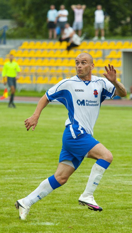 Na zdjęciu Jacek Kosmalski - zdobywca dwóch bramek. Fot. J. Mazurek - fot. 