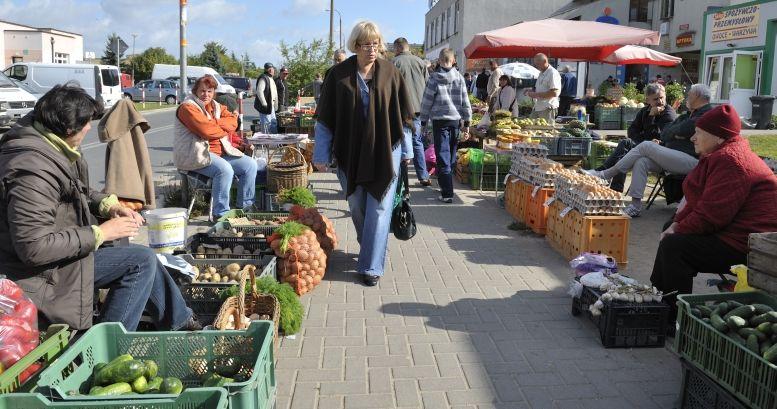 Chodnik przy ul. Mazurskiej w Siedlcach w każdą sobotę opanowują handlowcy. Fot. Janusz Mazurek - fot. 
