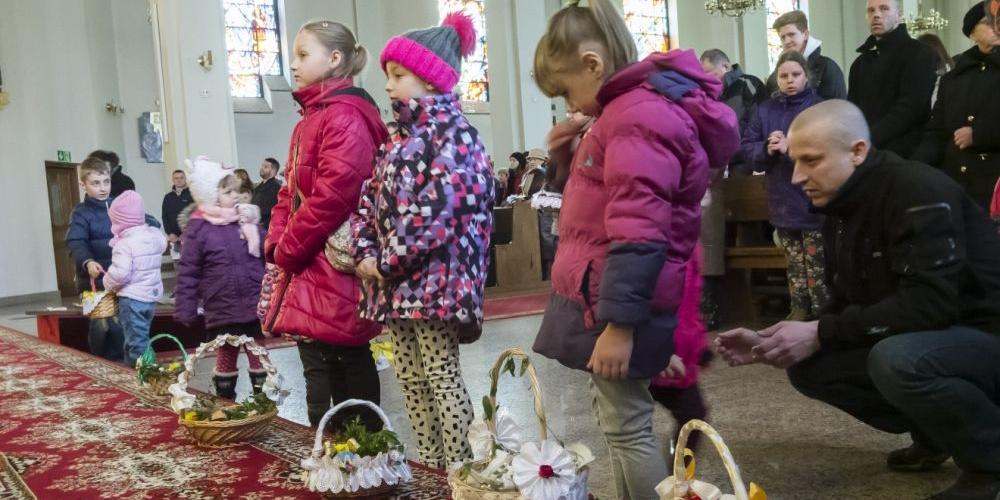 Poświęcenie pokarmów w kościele pw. Bożego Ciała w Siedlcach - fot. 