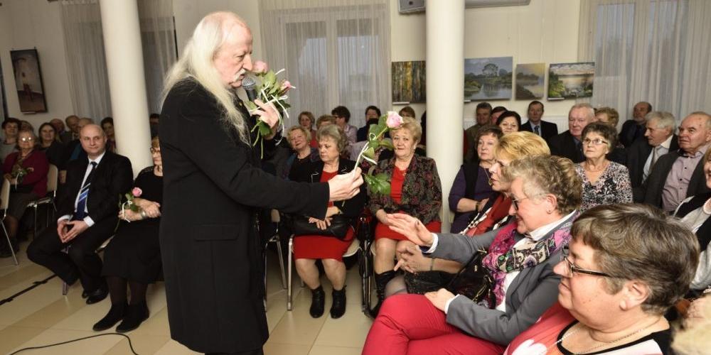 Kwiaty od Stanisława Jaskółki. Fot Janusz Mazurek