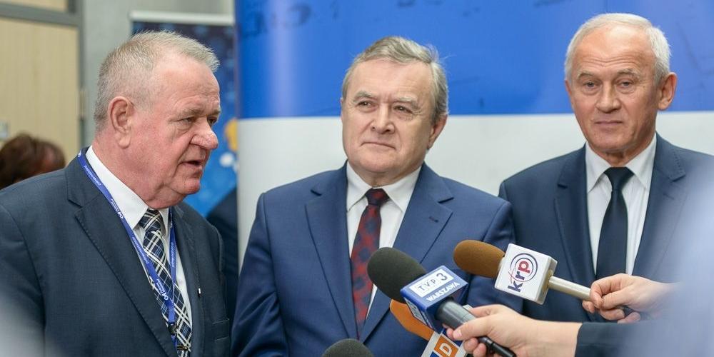 Od lewej: prezydent Siedlec, Wojciech Kudelski, wicepremier Piotr Gliński i minister Energii Krzysztof Tchórzewski fot. AK