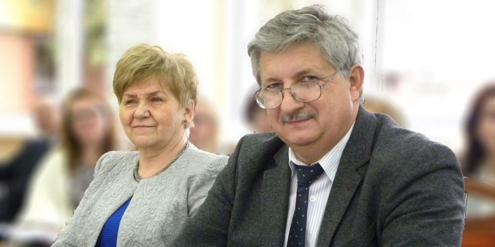 Dyrektor węgrowskiego SPZOZ Artur Skóra i główna księgowa zakładu Elżbieta Ratyńska - fot. 