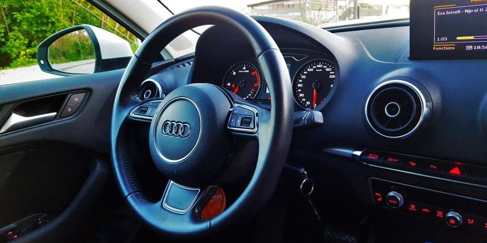 Wnętrze jednego z modeli audi. Fot. Vigan Hajdari, pixabay.com - fot. Vigan Hajdari, pixabay.com