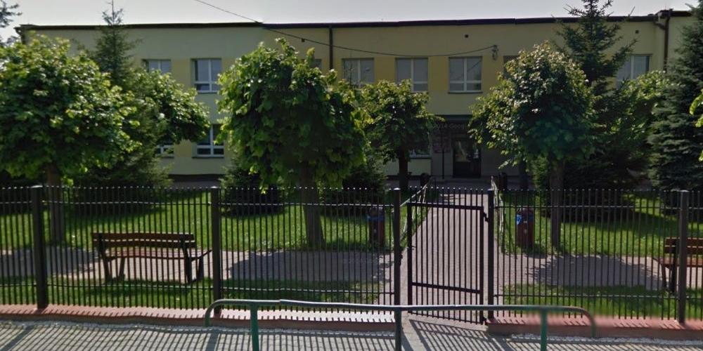 Gimnazjum nr 1 w Łosicach Google Street View - fot. a