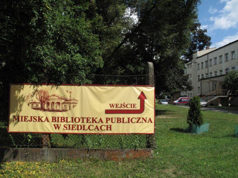 Do MBP wchodzimy wejściem bocznym, fot. Ana - fot. 