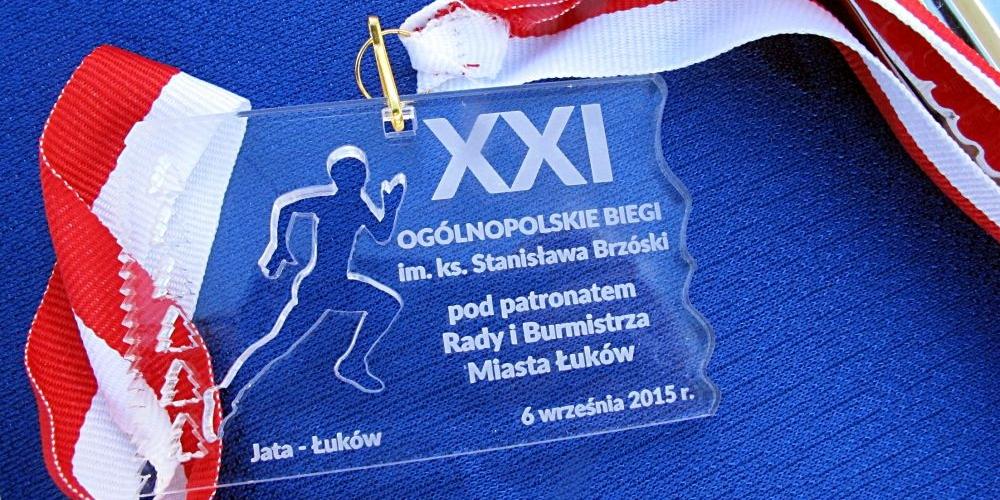 Takich medali dla uczestników Biegów im. ks. S. Brzóski w Łukowie jeszcze nie było. Fot. PGL - fot. 