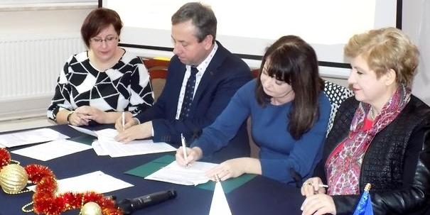 Podpisanie umowy - fot. UM