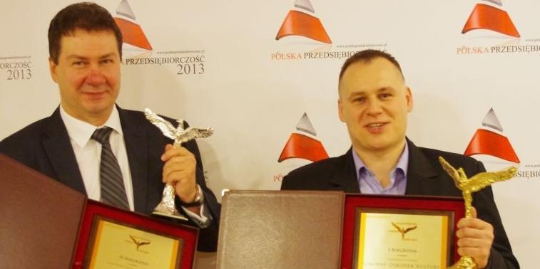 Na zdjęciu wójt Mirosław Bieniek i dyrektor GOK-u Krzysztof Chromiński  - fot. 