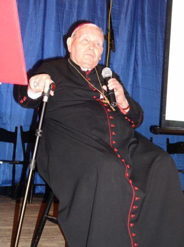  Nawet wodę do picia przynosiły mi zakonnice, bo się bały, że mnie ktoś otruje – z uśmiechem wspominał 
biskup senior, Jan Mazur. - fot. 