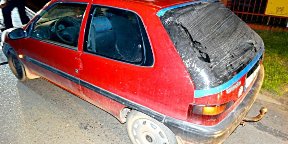 Citroen w kiepskim stanie technicznym, kierowca z promilami. Fot. Arch. KPP w Sokołowie Podlaskim - fot. 