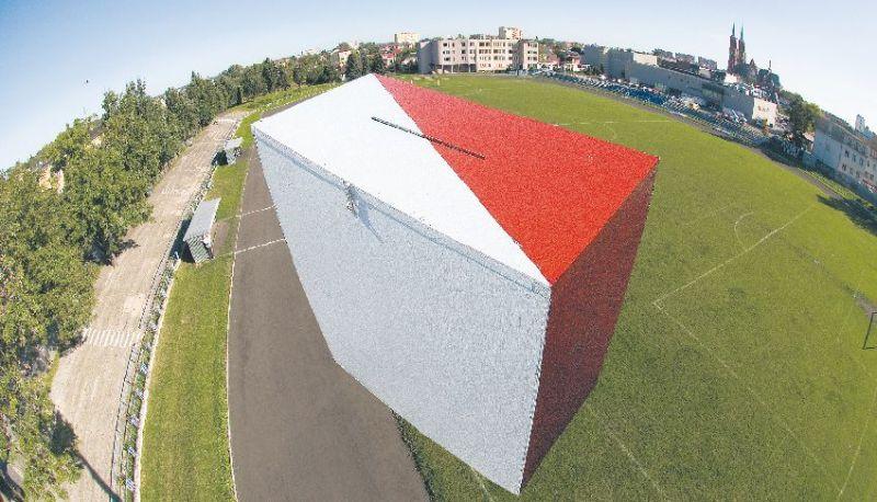 „Czy teren stadionu przy ul. Wojskowej winien być zagospodarowany na:
a) budowę pływalni miejskiej (aquapark) i innych obiektów użyteczności publicznej
b) budowę hipermarketów i galerii handlowych o łącznej powierzchni do 50 000 m2?”
Fot. J. Mazurek - fot. 