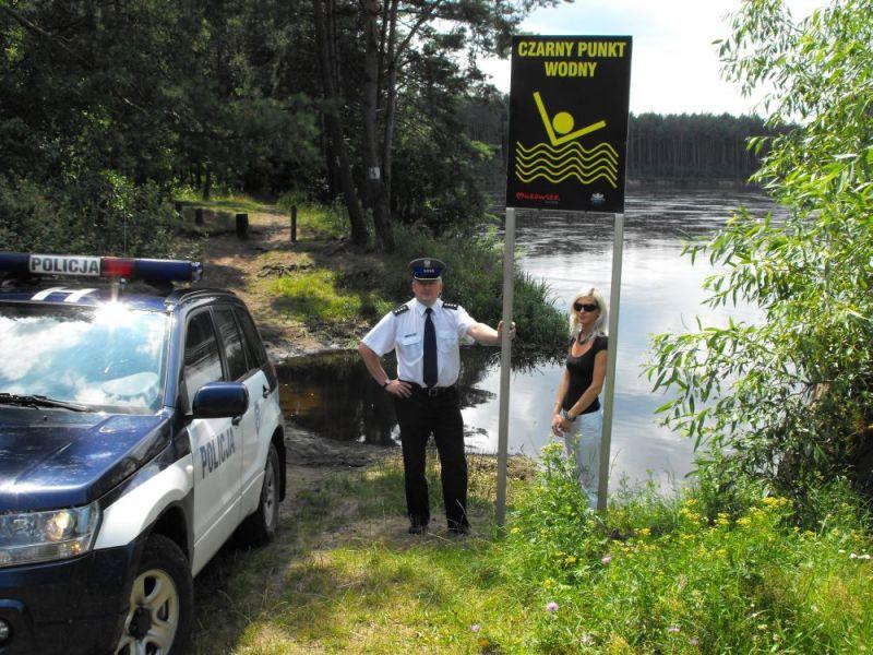 Czarny punkt ustawiono na kąpielisku w Szuminie, fot. KPP Węgrów - fot. 