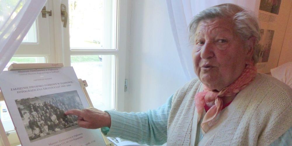 Pani Henryka Selwuch (z domu Kalicka) rozpoznała się na zdjęciu sprzed 67 lat... Fot. Aneta Abramowicz-Oleszczuk