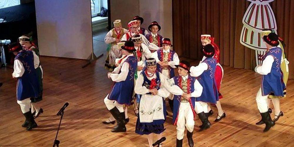 „Łukowiacy” prezentuja na Łotwie kaszubskie tańce. Fot. Arch. ZPiTZŁ „Łukowiacy” - fot. Arch. ZPiTZŁ „Łukowiacy”