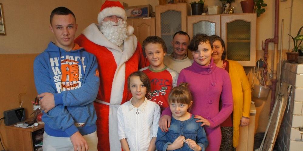 Rodzina Małachwiejczyków z kuzynką Paulą Rucińską (w niebieskiej sukience) - fot. 