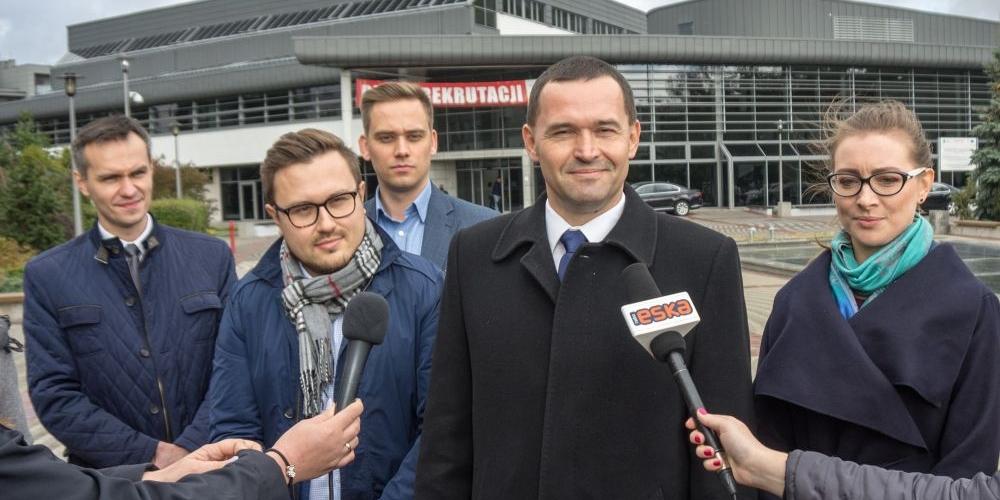 Karol Tchórzewski na konferencji prasowej