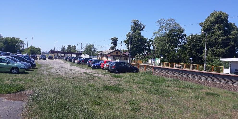 Dziki parking w Kotuniu