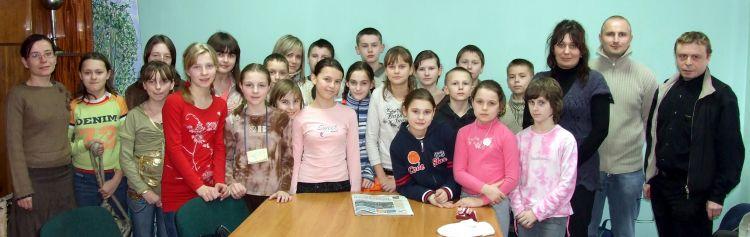 Nasi goście z opiekunami i pracownikami redakcji, fot. Marek Stasiuk - fot. 