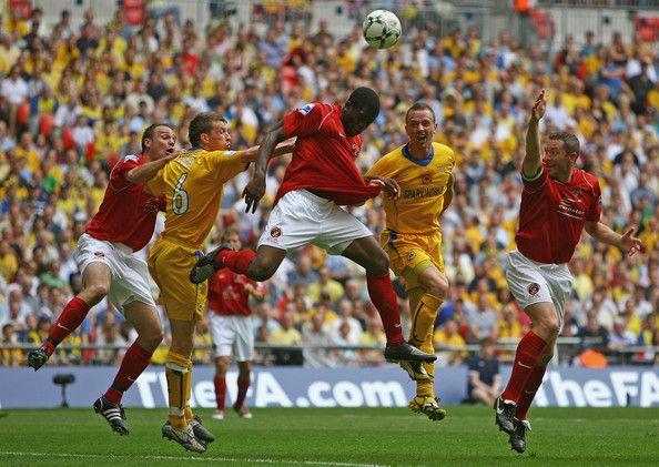 Piłkarze Ebbsfleet United w meczu z Torquay United w finale FA Trophy. - fot. 