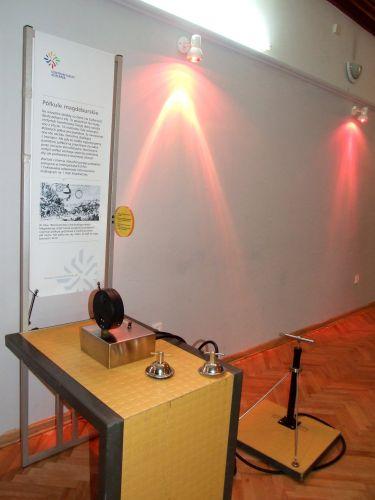 Sala Podlasie zamieniła się w laboratorium chemiczne, fot. Ana - fot. 