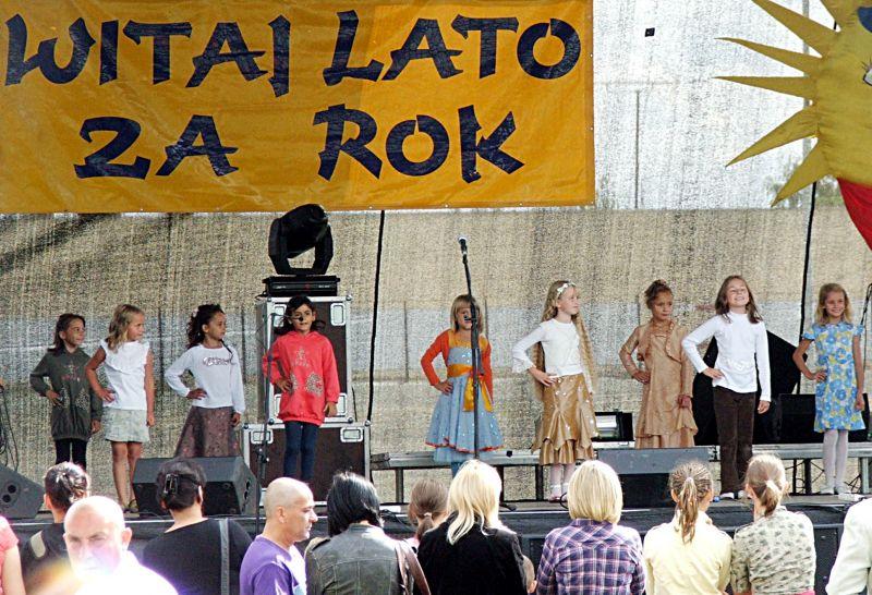 Na zdjęciu występ kandydatek do tytułu „Małej Miss Łukowa”. Fot. PGL - fot. 