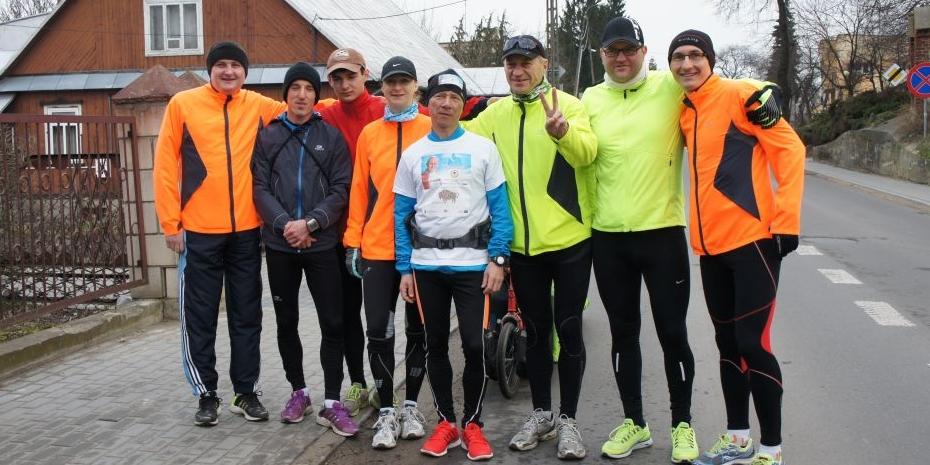 Od lewej: Michał Michaluk, Sylwester Jaciuk, Bartosz Wieczorek, Katarzyna Skolimowska, Piotr Kuryło, ks. Tomasz Wakuła, Krzysztof Sikorski, ks. Marcin Olek. Fot. A. Krawczun - fot. 