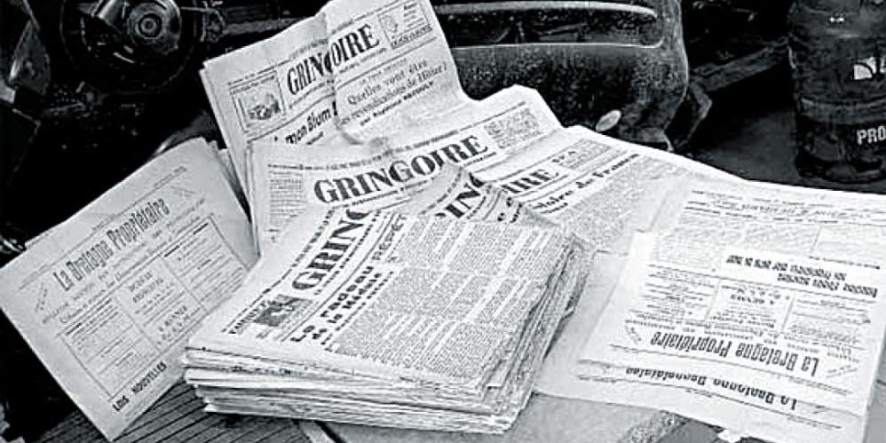 Francuskie gazety odnalezione ponad sześć lat temu pod Łukowem, trafiły w końcu do Biblioteki UMCS w Lublinie. Fot. PGL - fot. 