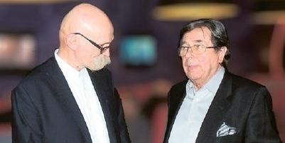 Władysław Grochowski i Janusz Gajos (filmowy prokurator)
spotkali się na warszawskiej premierze filmu. (fot. Arche) - fot. 