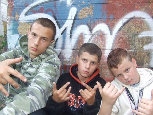 Od lewej: Arek Radzicki, Adam Wiszniewski i Bartosz Ładniak. 
Rafi wyjechał na wakacje.
 - fot. 