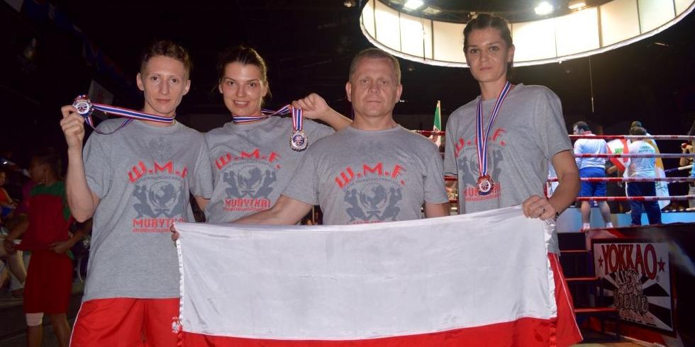 Od lewej: Judyta Niepogoda, Katarzyna Posiadała, trener Andrzej Wasilewski, Ewelina Jaromska-Dębińska. Źródło: Gladiator Siedlce Fot. Arch. Klubu - fot. 