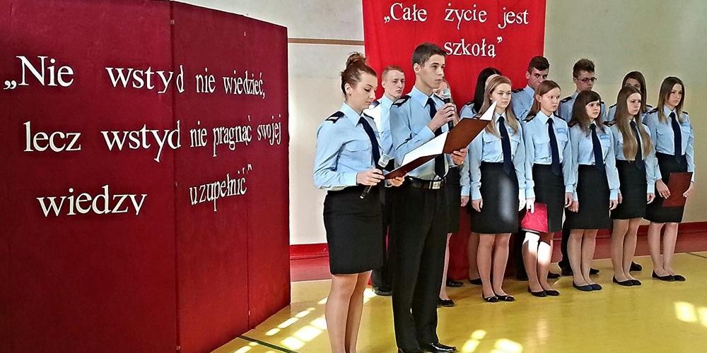 Uroczystość w Zespole Szkół im. W. Tatarkiewicza w Radoryżu Smolanym. Fot. PGL - fot. 