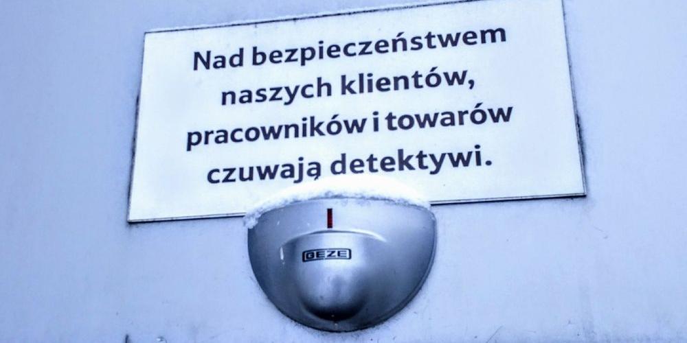 nad wejściem