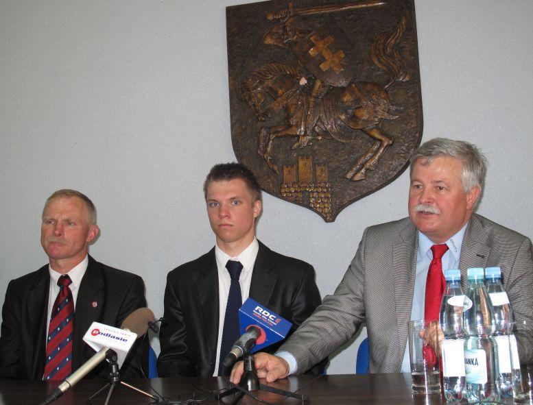 Od lewej: Grzegorz Staręga, Maciej Staręga, Apoloniusz Tajner
fot. MZ - fot. 
