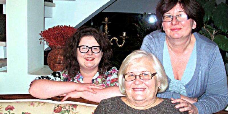 Od lewej: Justyna, ciocia Nina i Alina - trzy pokolenia silnych kobiet. Fot. MZ - fot. 