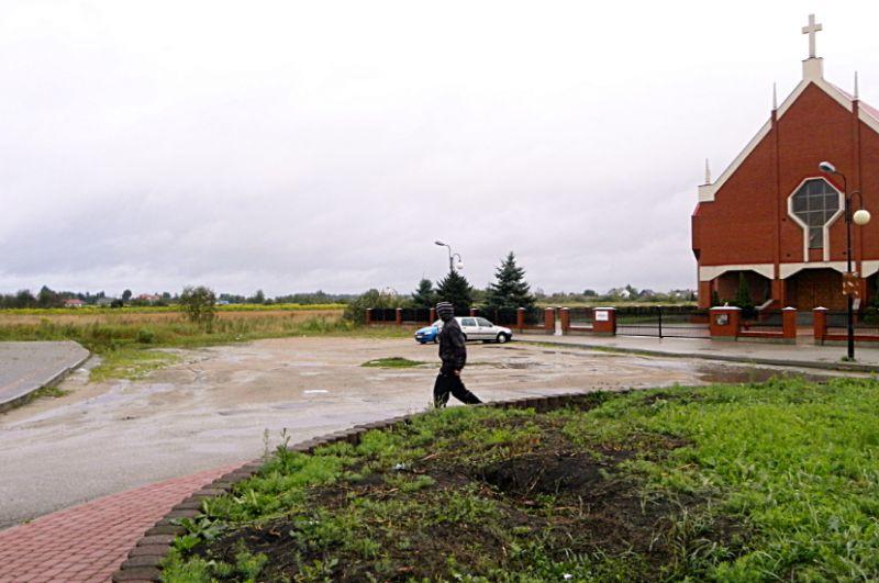Kolejny odcinek małej obwodnicy Łukowa połączy polami niedokończone rondo przy kościele Św. Brata Alberta z ul. Świderską. Fot. PGL - fot. 