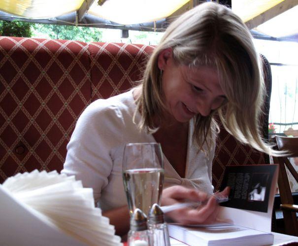 Joanna Jodełka na spotkaniu autorskim w Signor Caffetano, fot. Ana - fot. 