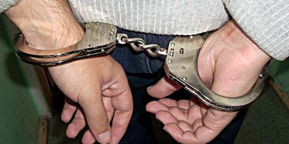 Kierowca nissana chciał podczas kontroli wręczyć łapówkę policjantom. Źle skończył... Fot. KPP w Węgrowie - fot. 