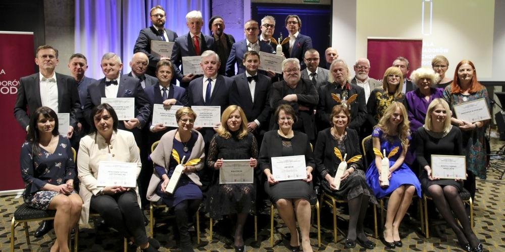 Pamiątkowe zdjęcie laureatów tegorocznej Gali Ambasadorów Wschodu, fot. arch. - fot. 