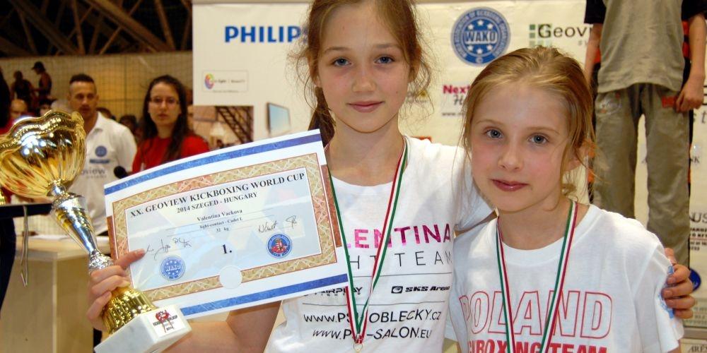 Marta Pawlikowska z Łukowa, brązowa medalistka w grupie kadetów (od prawej) ze zdobywczynią złotego medalu, Valentiną Vackovą z Czech. Fot. Z. Pawlikowski - fot. 