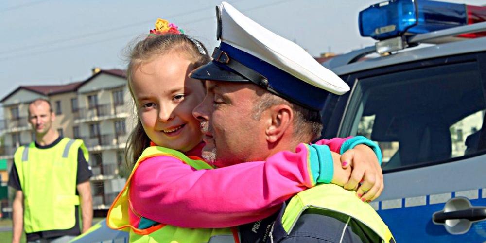 Policjanci i przedszkolaki. Fot. Arch. KPP w Sokołowie Podlaskim - fot. 