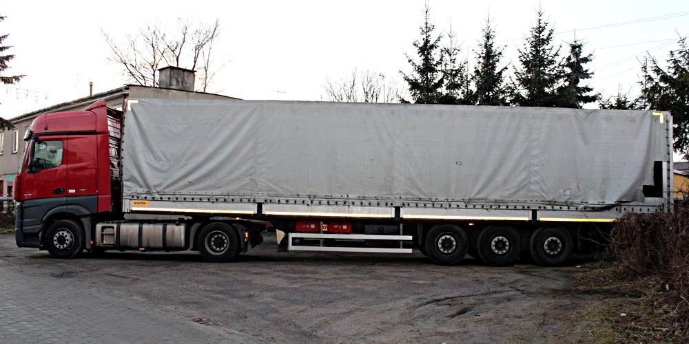 Tą ciężarówka gnał kierowca z powiatu łukowskiego, by zdążyć do domu na Wigilię. We krwi miał ponad 3 promile alkoholu! Fot. KPP w Sokołowie Podlaskim - fot. 