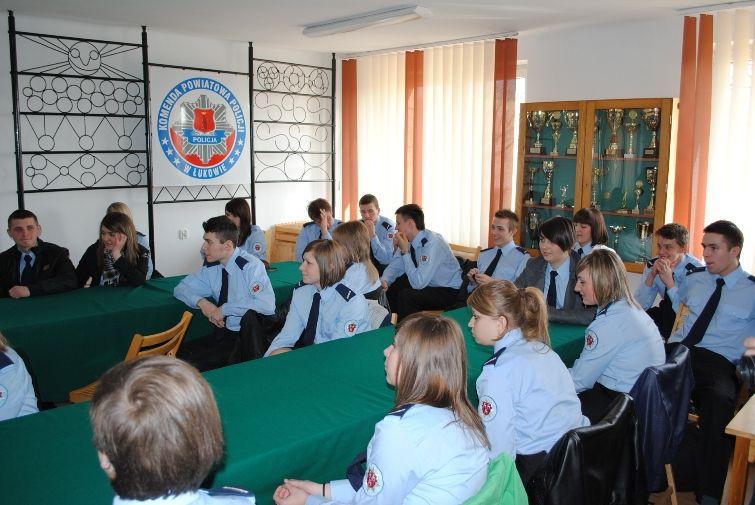 Zajęcia klasy policyjnej z LO w Radoryżu Smolanym w świetlicy Komendy Powiatowej Policji w Łukowie. Fot. Arch. KPP w Łukowie - fot. 