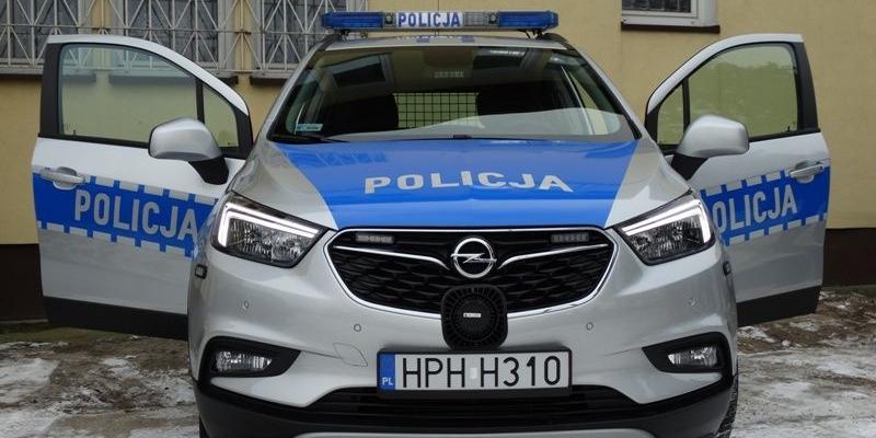 fot. KPP Garwolin - fot. Oznakowane samochody marki Opel Mokka trafiły do mundurowych z: Pilawy, Wilgi i Miastkowa Kościelnego. Ich zakup był możliwy dzięki przyznanemu dofinansowaniu przez lokalne samorządy. 
KPP Garwolin
