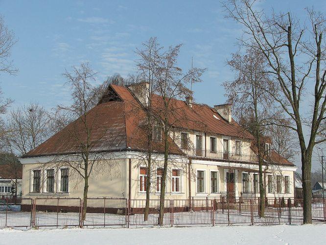 Do 2000 r. w Jarnicach było także przedszkole. Czy będzie tu jeszcze szkoła?  - fot. 