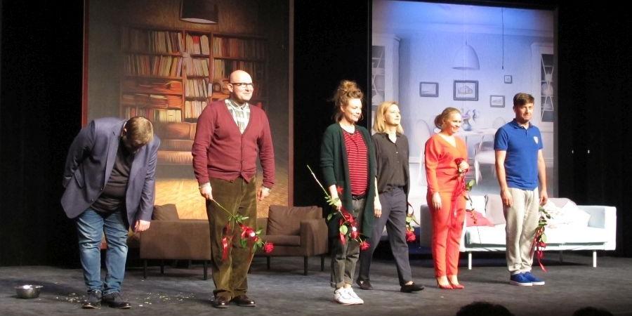 Od lewej: Olaf Lubaszenko, Szymon Bobrowski, Magdalena Boczarska, Iza Kuna, Magdalena Stużyńska i Rafał Królikowski, czyli 