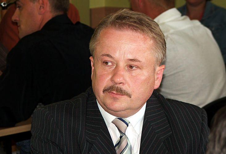 Radny Marek Kopeć z Tuchowicza w gminie Stanin na sesji Rady Gminy tuż po złożeniu rezygnacji z pełnionej funkcji. - fot. 