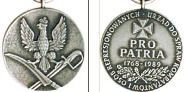 Medal „Pro Patria”. Awers i rewers. Fot. UdsKiOR - fot. 