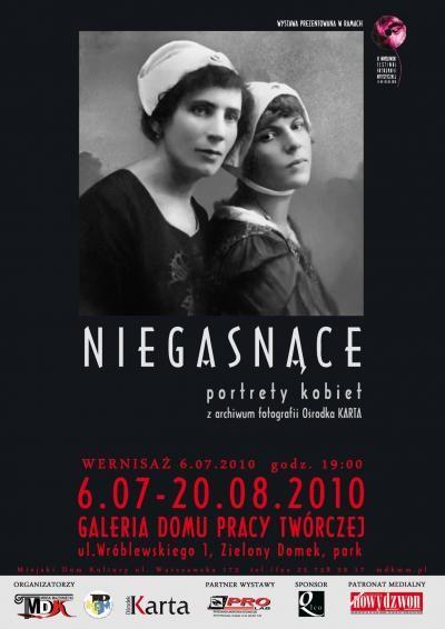 Na zdjęciu na plakacie, towarzyszącym wystawie, zostały uwiecznione sanitariuszki Eugenia Brończykowa (od lewej) i Weronika Kuszel. - fot. 