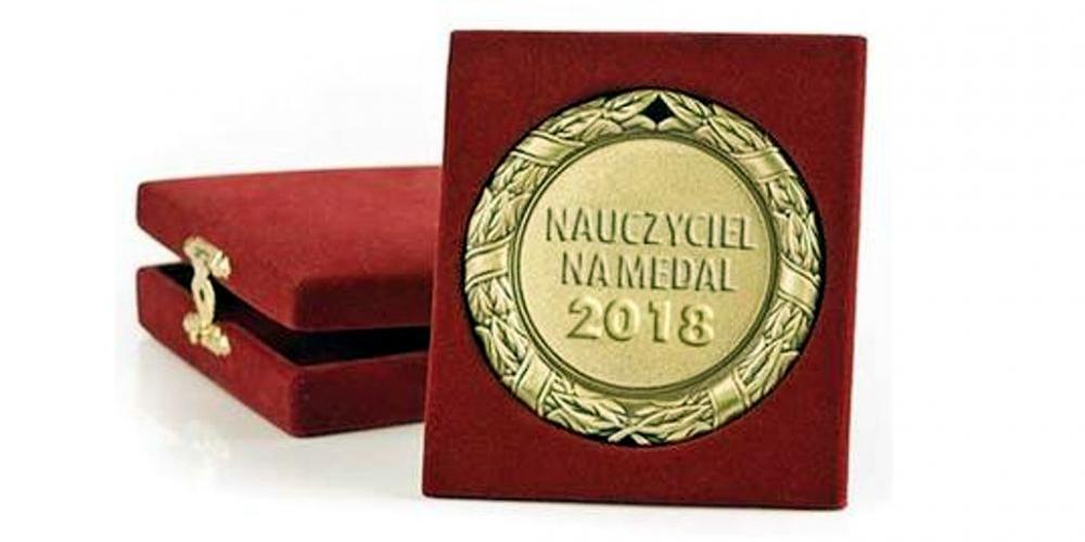 Pamiątkowy medal Marszałka Województwa Lubelskiego. Fot. „Kurier Lubelski” - fot. „Kurier Lubelski”